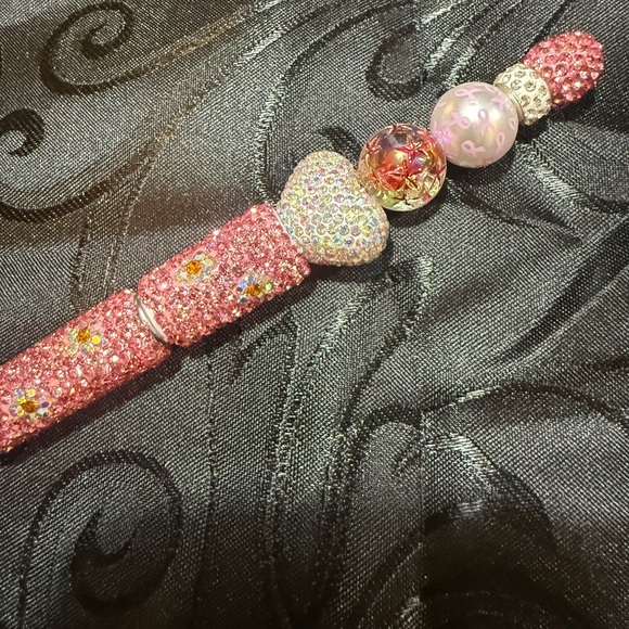 Glamorous Pink Crystal Heart Pen - Picture 3 of 5